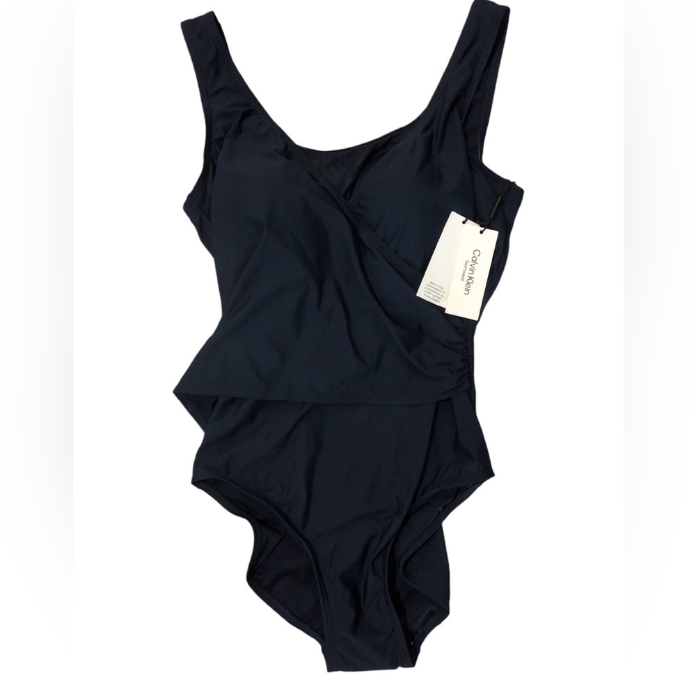 Calvin Klein Women's Starburst Pleat Full Coverage One Piece Swimsuit